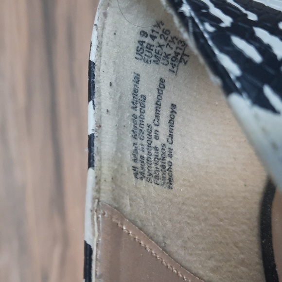 Dex Flex Comfort  Ivory and black pattern heels Size 9 - Picture 6 of 7